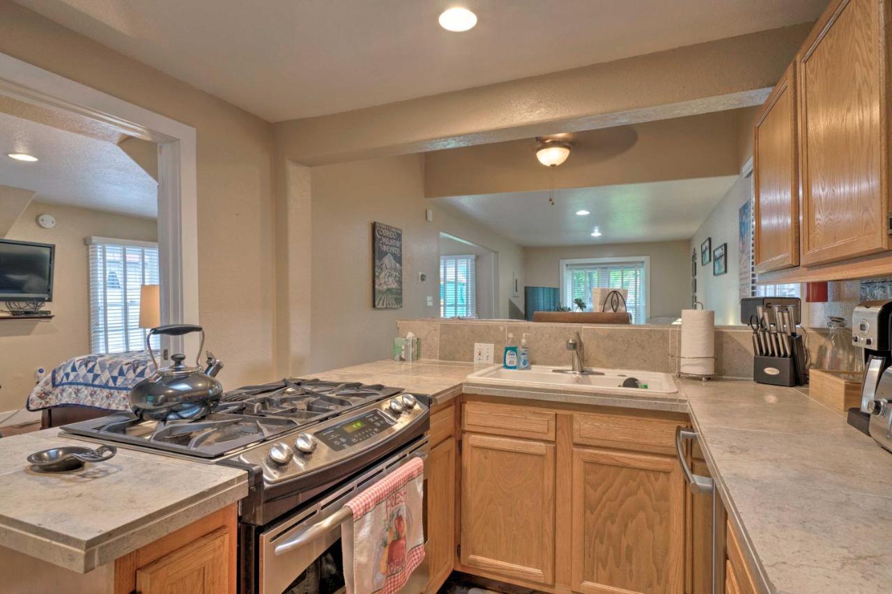 Creekside Home With Patio, Walk To Manitou Incline! มานิทูสปริงส์ ภายนอก รูปภาพ